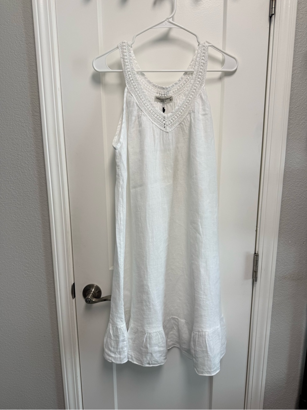 NWT Italian linen White Sleeveless Summer Dress with Crochet Detail